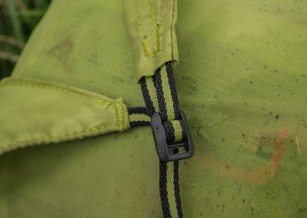 The Edelrid Lite Bag 30's adjustable straps